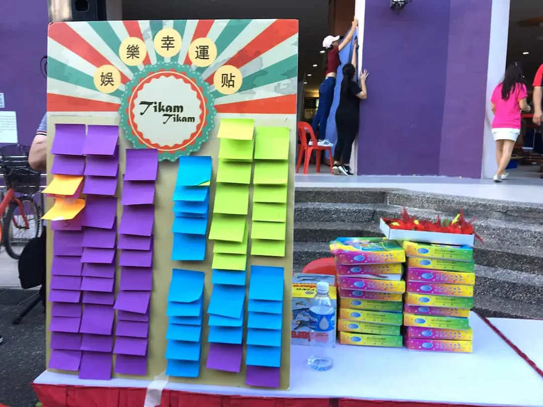 Game booth rental tikam tikam in singapore by Partyfans.