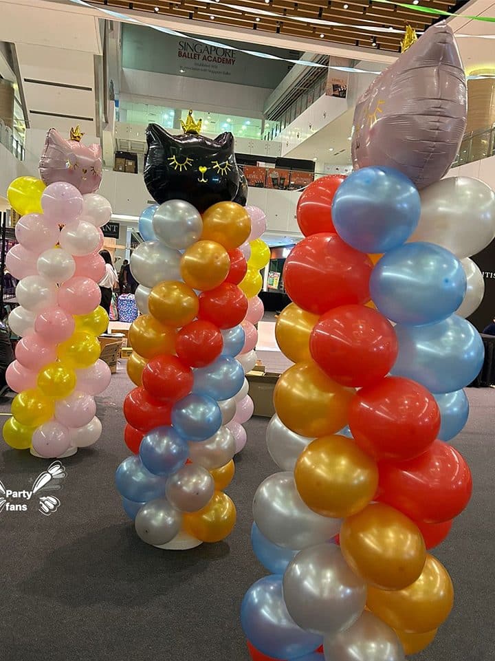 Balloon Pillar in Singapore by partyfans.