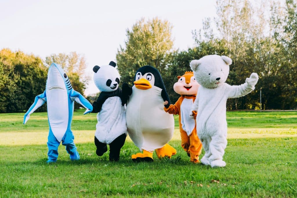 make 100 keywords that include -Party Decoration -Inflatable Rental -Bouncy Castle -Live Food Stations -Food Ideas -Game Booth -Art & Craft -Party Entertainment -Mascot Rental and it related about: "Event Management"